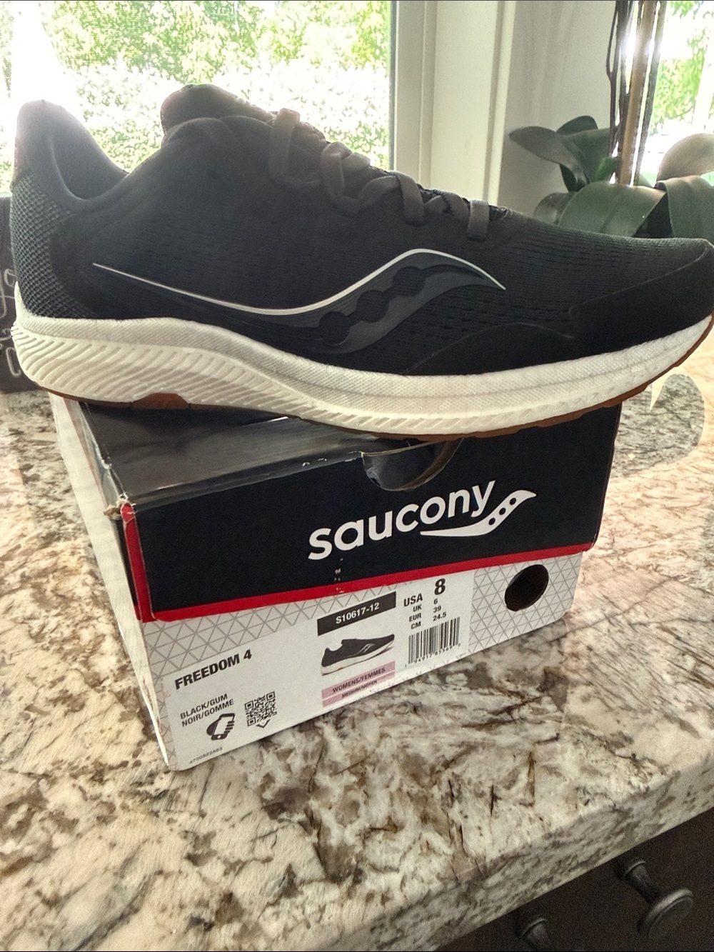 Saucony Women’s Freedom 4 Black and White Running Shoes